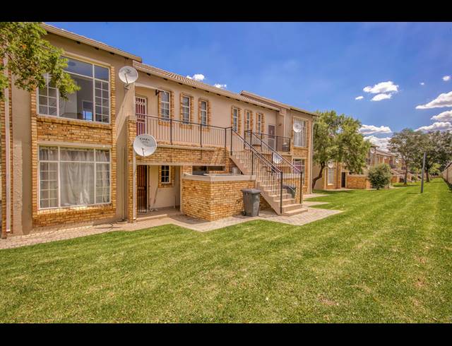 2 BEDROOM APARTMENT TO LET IN HONEYDEW